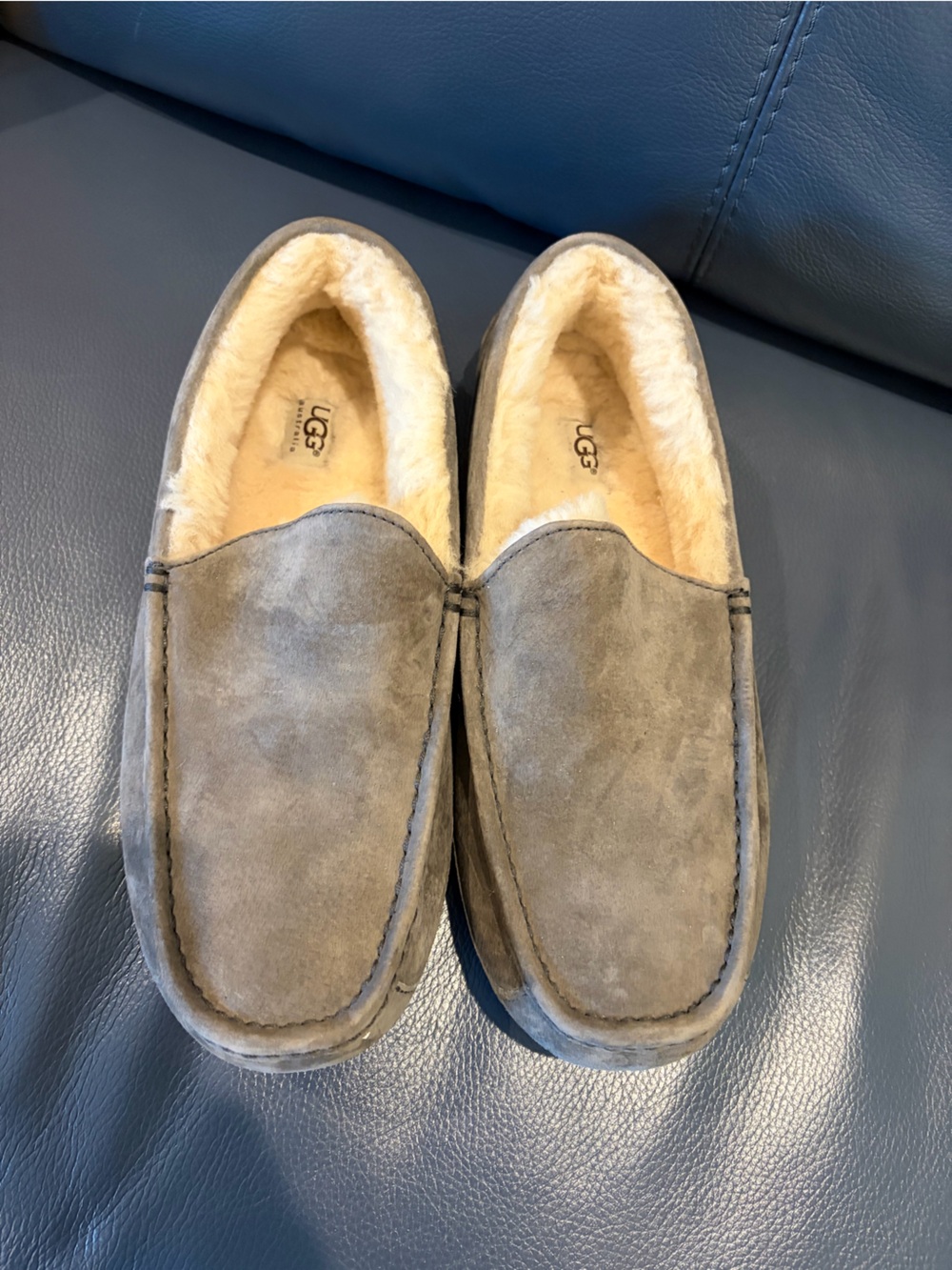 UGG Men's Ascot Slippers grey suede cozy sheepskin lining size 12 men's